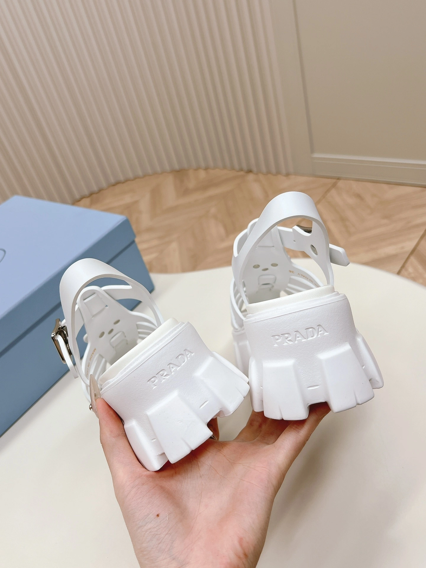 COCO--- Pr141 1X853M_3LKK_F0009_F_DD55 1X853M_3LKK_F0009_F_055 Thick soles：5.5cm item:D-X062E2006W